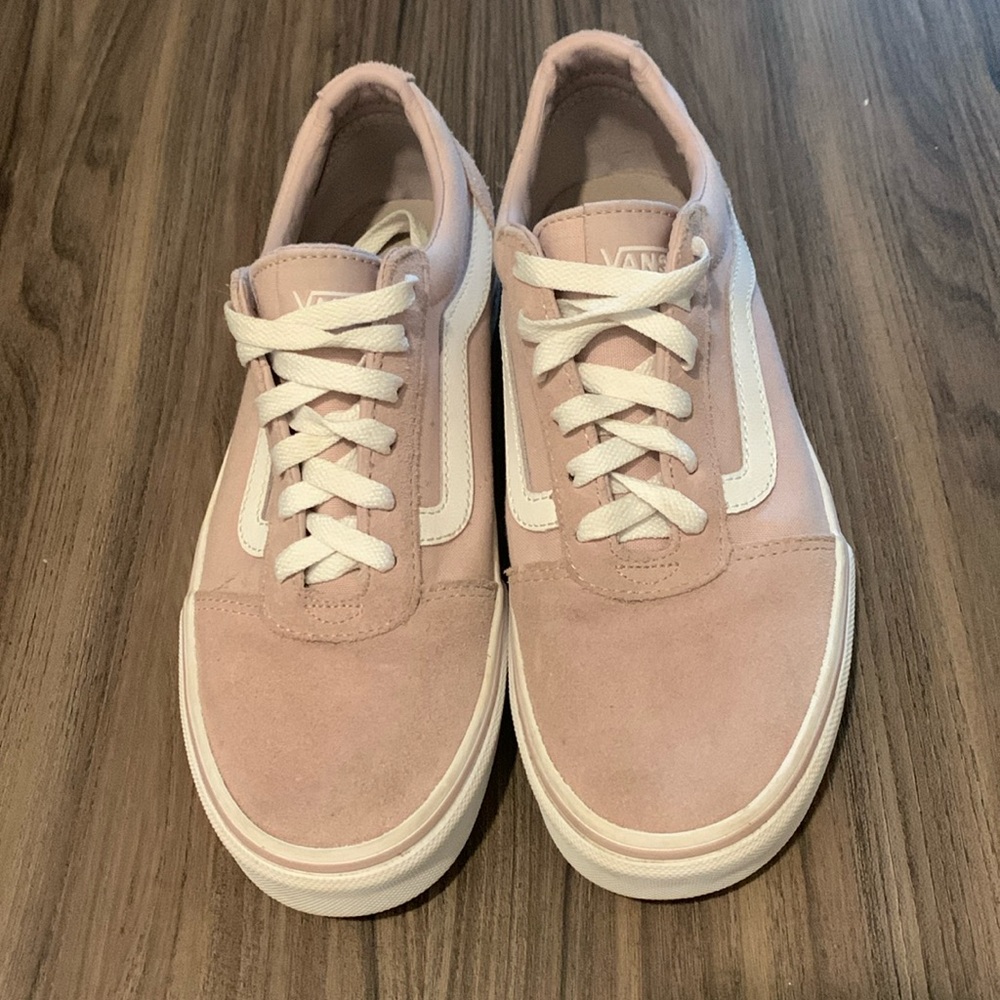 Baby Pink Vans Old Skool. Women’s size 7.5. Suede.